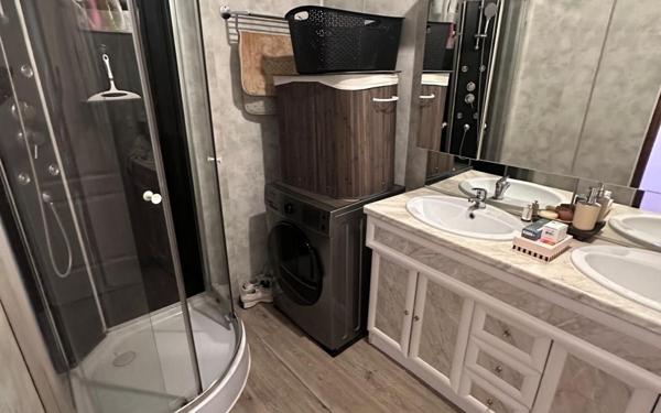 Immeuble à vendre    8 pièces •  Salses-le-Château