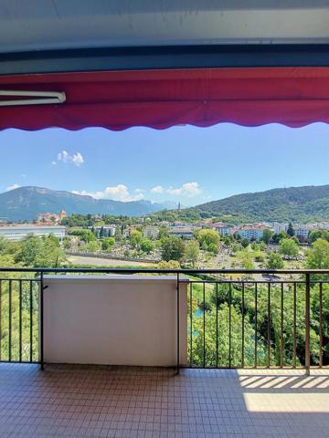 Annecy, centre ville au calme et vue dégagée