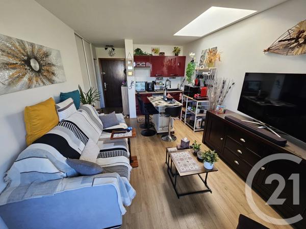 Appartement F2 à vendre  2 pièces - 33 m 2   ST LAURENT DU VAR  - 06