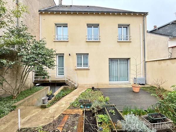 Vente Maison184 m² - 7 Pièces - TOURS (37000)
