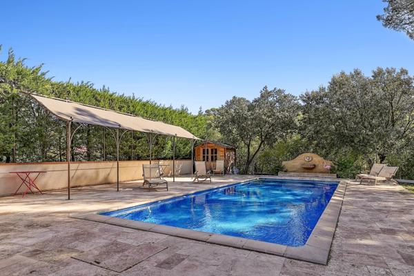 Bastide
                                                                                                                                                                                                                                                                                                                        11 pièce(s)                                                                                                                                                                                                          7 chambre(s)                                                                                                                                                                                                          300  m²