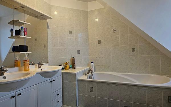 Maison à vendre    5 pièces •  Aubevoye