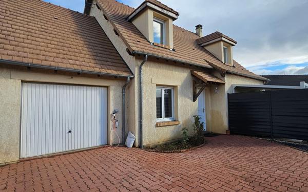 Maison à vendre    5 pièces •  Aubevoye