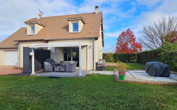 Maison à vendre    5 pièces •  Aubevoye