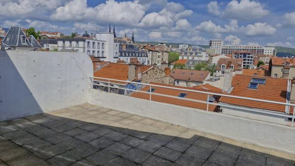 DERNIER ETAGE AVEC TERRASSE