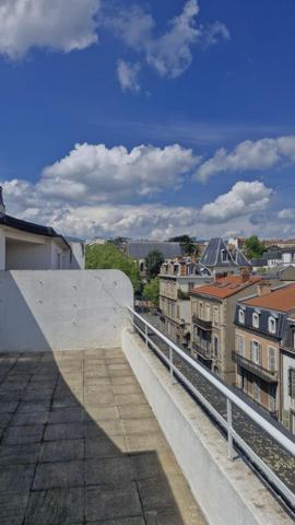 DERNIER ETAGE AVEC TERRASSE