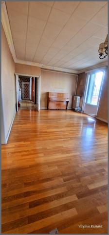 DERNIER ETAGE AVEC TERRASSE