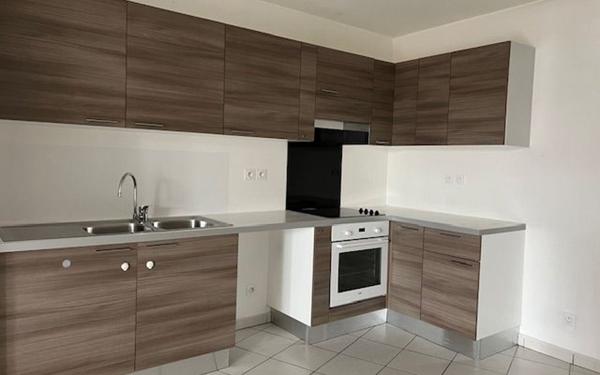 Appartement à vendre    2 pièces • 48 m2 Vénissieux