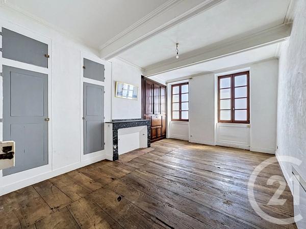 Immeuble à vendre  130 m 2   ST GIRONS  - 09