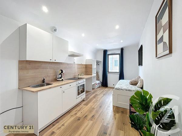 Immeuble à vendre  130 m 2   ST GIRONS  - 09