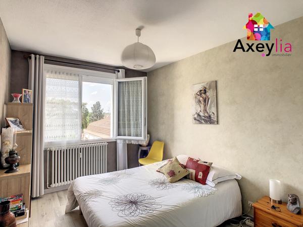 Roanne (42300) A VENDRE - ROANNE CENTRE VILLE - GRAND APPARTEMENT 4 CHAMBRES AVEC DEUX GARAGES