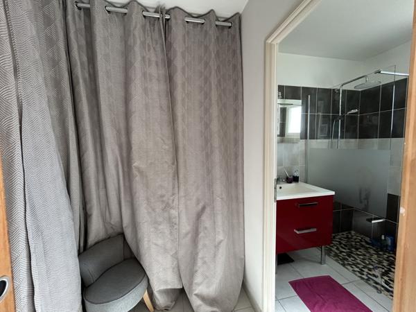 Exceptionnel ! Dans un lotissement calme, belle villa en excellent état de type 5 et de 119 m2, terrain 905 m Alzonne (11170)