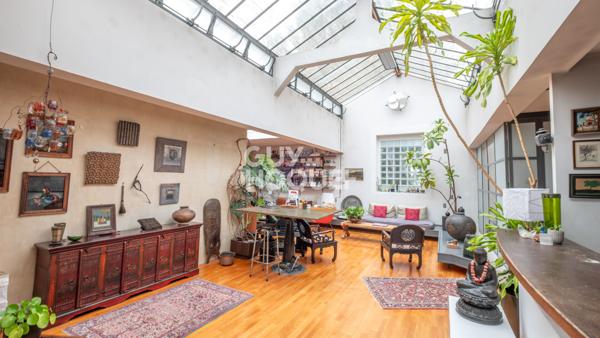 Loft atypique avec verrière au coeur des Lilas