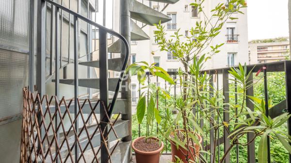 Loft atypique avec verrière au coeur des Lilas