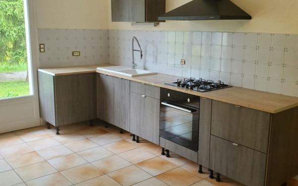 Maison à louer    5 pièces •  Saugnac-et-Cambran