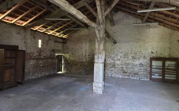 Maison à louer    5 pièces •  Saugnac-et-Cambran