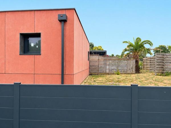 Maison bioclimatique et lumineuse avec piscine
