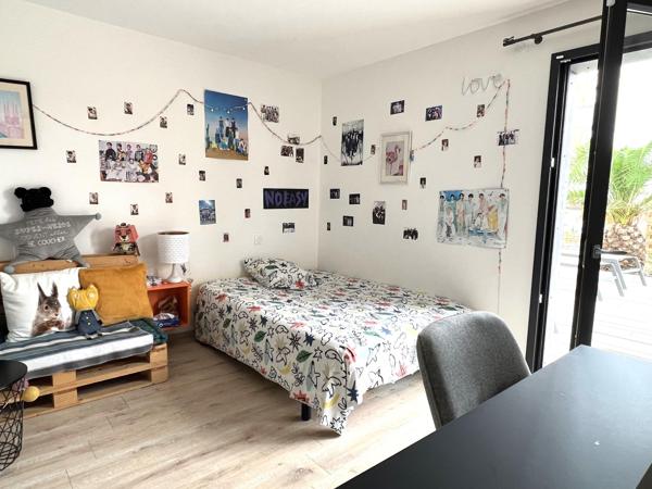Maison bioclimatique et lumineuse avec piscine