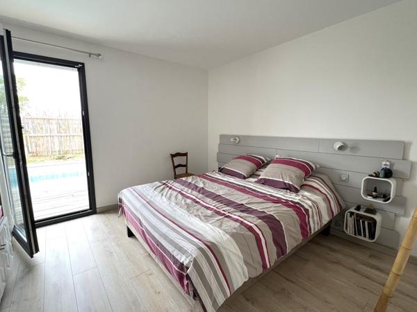Maison bioclimatique et lumineuse avec piscine