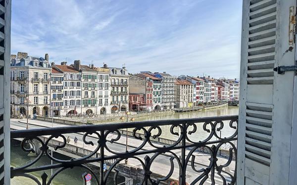 Appartement à vendre    3 pièces • 96,32 m2 Bayonne
