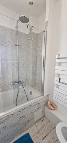 Pérols (34470) Maison 70 m2 rénovée avec terrasse et véranda à Pérols – Proche centre-ville et plages