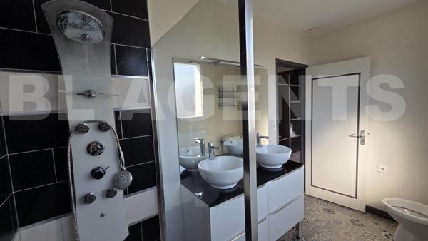 Maison rénovée 97 m² – 3 chambres – Jardin – Garage – Castres (81)