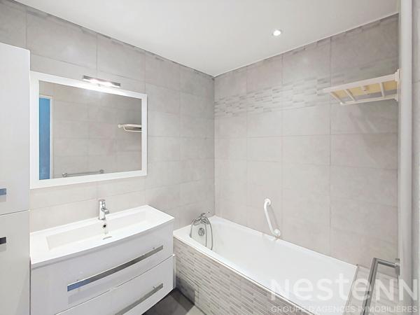 A Vendre à La Londe Les Maures, T2, Proche Du Centre Ville