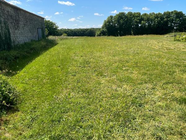 NANTILLE terrain à construire, 9km de St JEAN D'ANGELY