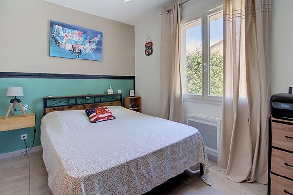 A VENDRE EN EXCLUSIVITE - Villa de 85m2 sur 411 m2 de terrain avec piscine et garage