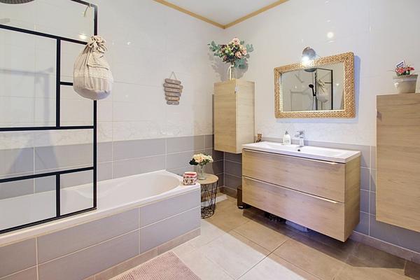 A VENDRE EN EXCLUSIVITE - Villa de 85m2 sur 411 m2 de terrain avec piscine et garage