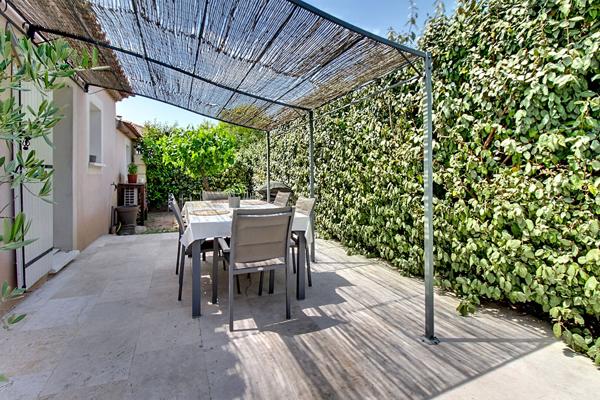 A VENDRE EN EXCLUSIVITE - Villa de 85m2 sur 411 m2 de terrain avec piscine et garage