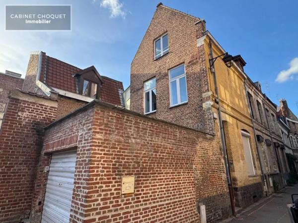 MAISON 4 CHAMBRES PARKING COUR A LOUER - VIEUX-LILLE - 118.5 m 2 - 1 690 € charges comprises par mois