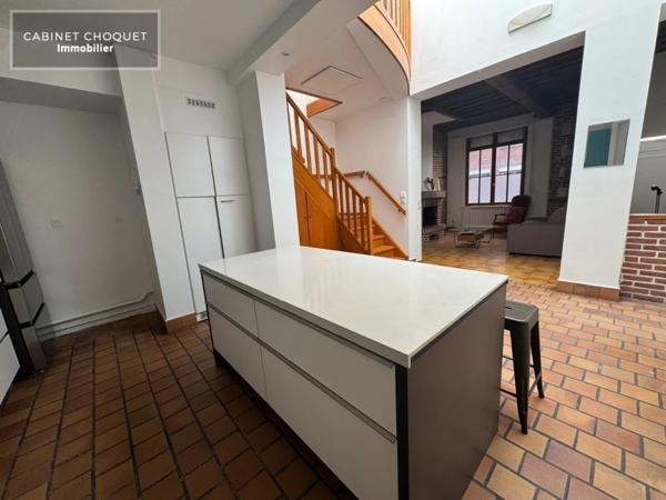 MAISON 4 CHAMBRES PARKING COUR A LOUER - VIEUX-LILLE - 118.5 m 2 - 1 690 € charges comprises par mois