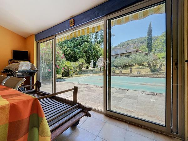 Ardèche : Propriété avec parc arboré de 4 500 m², piscine et logement indépendant