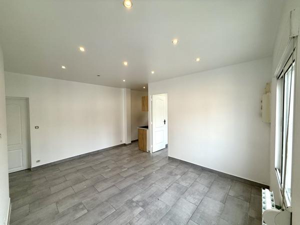 Sevran (93270) 2 Pièces refait à neuf proche Tramway, RER B