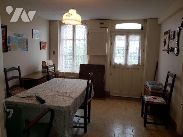 A vendre à Romorantin (41), quartier Nord, sur un terrain de 2629 m², cette fermette à rénover ...