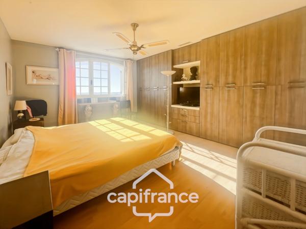 Maison à vendre 8 pièces HYERES (83)- Vue mer panoramique Exceptionnel - Double garage - Ascenseur
