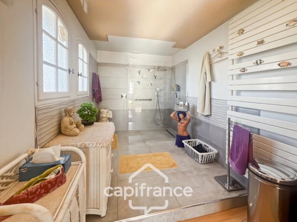 Maison à vendre 8 pièces HYERES (83)- Vue mer panoramique Exceptionnel - Double garage - Ascenseur