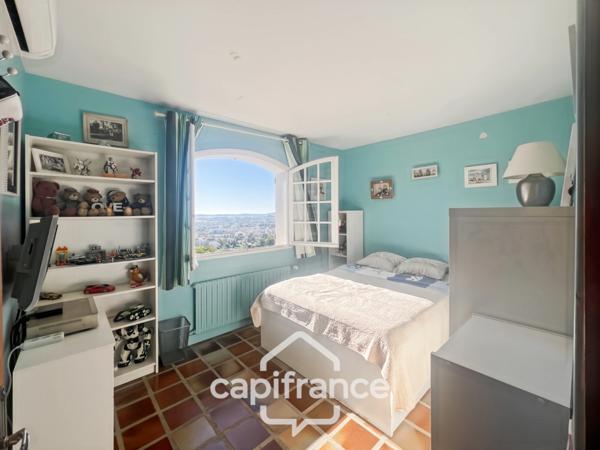 Maison à vendre 8 pièces HYERES (83)- Vue mer panoramique Exceptionnel - Double garage - Ascenseur