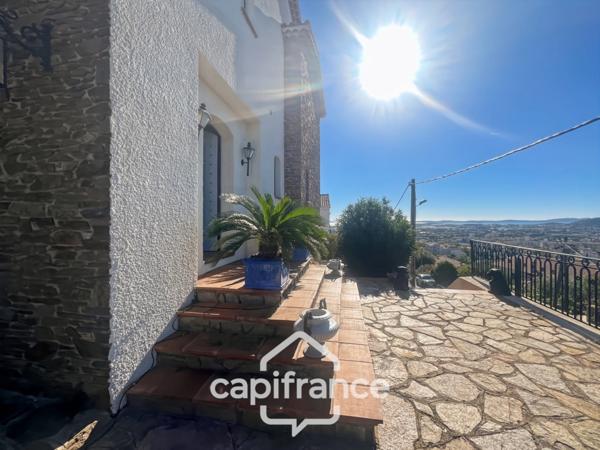 Maison à vendre 8 pièces HYERES (83)- Vue mer panoramique Exceptionnel - Double garage - Ascenseur
