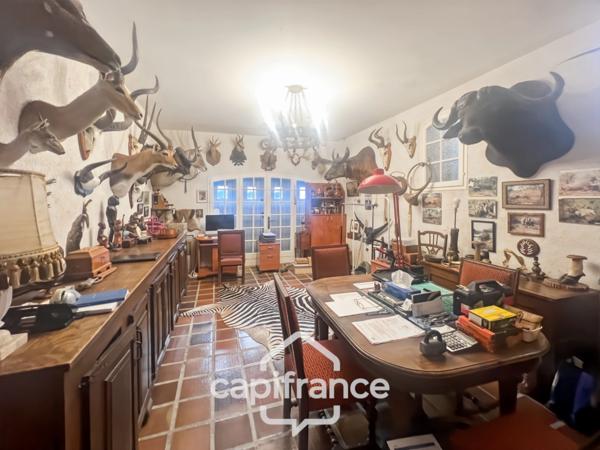Maison à vendre 8 pièces HYERES (83)- Vue mer panoramique Exceptionnel - Double garage - Ascenseur