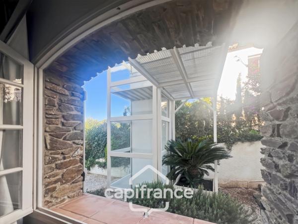 Maison à vendre 8 pièces HYERES (83)- Vue mer panoramique Exceptionnel - Double garage - Ascenseur