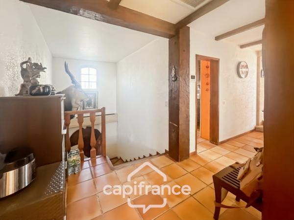 Maison à vendre 8 pièces HYERES (83)- Vue mer panoramique Exceptionnel - Double garage - Ascenseur
