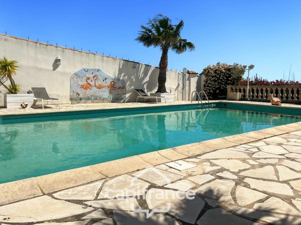 Maison à vendre 8 pièces HYERES (83)- Vue mer panoramique Exceptionnel - Double garage - Ascenseur