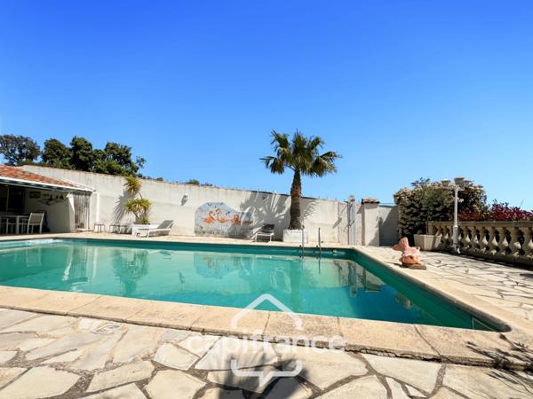 Maison à vendre 8 pièces HYERES (83)- Vue mer panoramique Exceptionnel - Double garage - Ascenseur