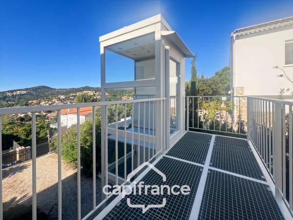 Maison à vendre 8 pièces HYERES (83)- Vue mer panoramique Exceptionnel - Double garage - Ascenseur