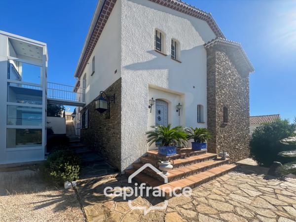 Maison à vendre 8 pièces HYERES (83)- Vue mer panoramique Exceptionnel - Double garage - Ascenseur