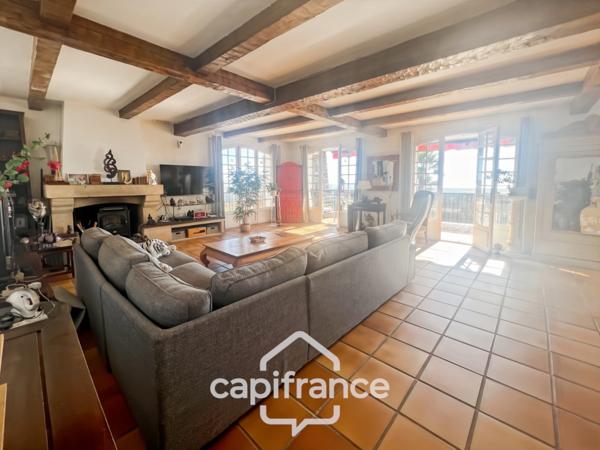 Maison à vendre 8 pièces HYERES (83)- Vue mer panoramique Exceptionnel - Double garage - Ascenseur