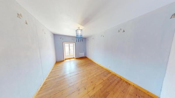 Charentaise avec dépendances et très grand jardin