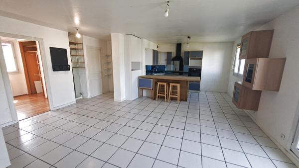 Appartement T4 / 3 CH- Avec balcon et vue dégagée.